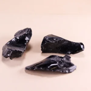 Obsidian schwarz Rohstein