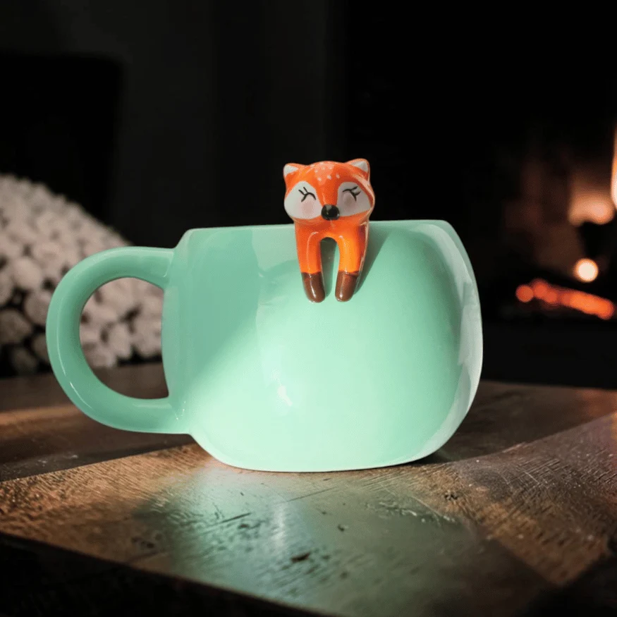 Süßer Kaffeebecher mit kletterndem Fuchs – Bild 4
